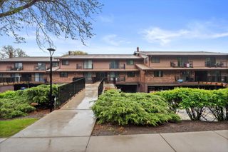 8540 W Waterford AVENUE #5, Greenfield, WI 53228