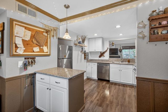 3554 Larchmont Square Ln, Sacramento, CA 95821