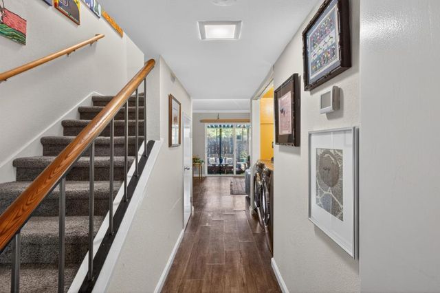 3554 Larchmont Square Ln, Sacramento, CA 95821