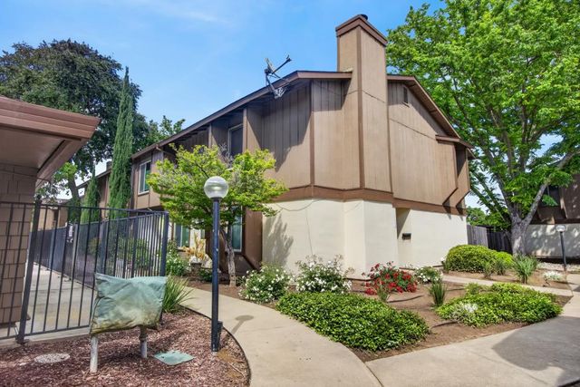 3554 Larchmont Square Ln, Sacramento, CA 95821