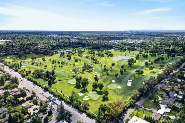 3554 Larchmont Square Ln, Sacramento, CA 95821