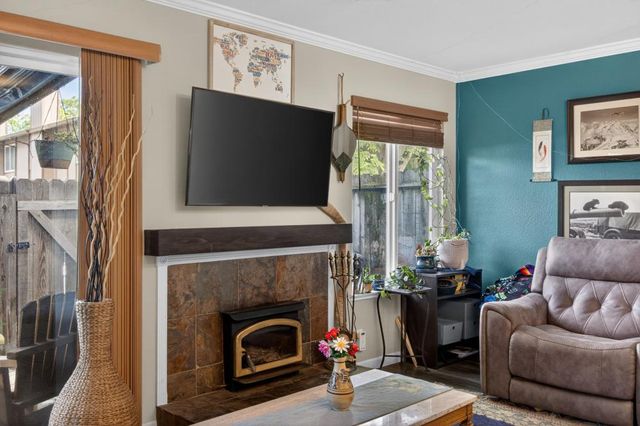 3554 Larchmont Square Ln, Sacramento, CA 95821