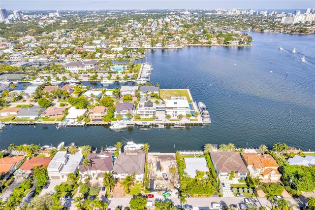 1725 SE 13TH Street, Fort Lauderdale, FL 33316