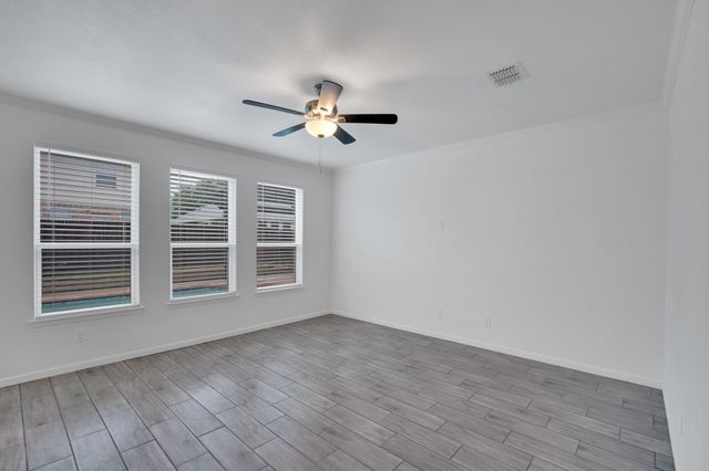 1113 Skylark Drive, Burleson, TX 76028