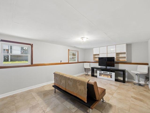4006 Liberty Boulevard, Westmont, IL 60559