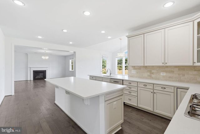 42222 CAMERON PARISH DR, Ashburn, VA 20148