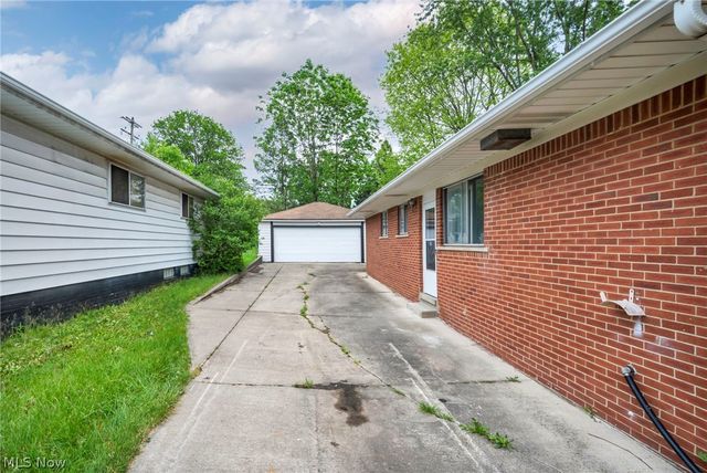 5597 Kenton Avenue, Maple Heights, OH 44137