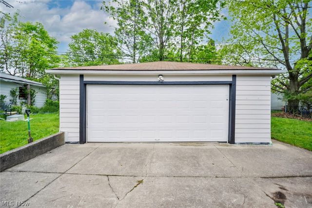 5597 Kenton Avenue, Maple Heights, OH 44137