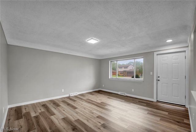 5597 Kenton Avenue, Maple Heights, OH 44137