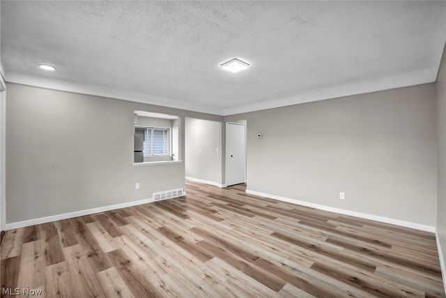 5597 Kenton Avenue, Maple Heights, OH 44137