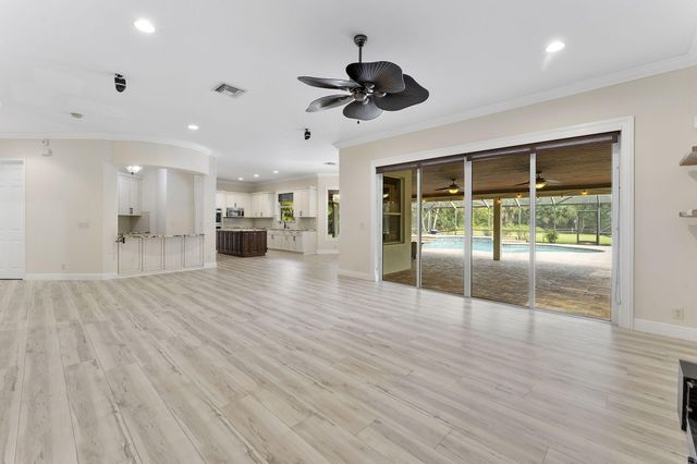 6104 Walnut Hill Drive, Lake Worth, FL 33467