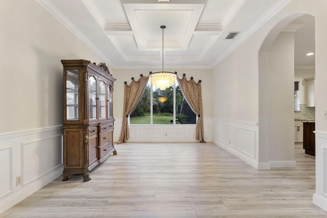 6104 Walnut Hill Drive, Lake Worth, FL 33467