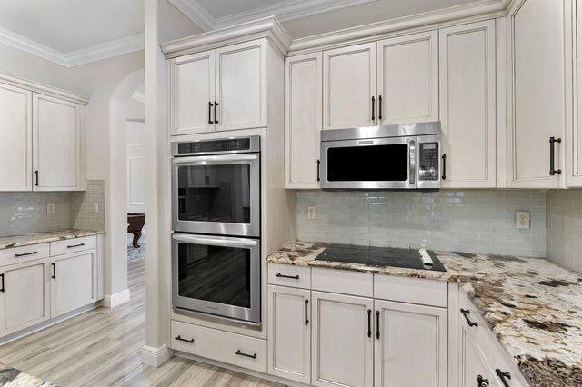 6104 Walnut Hill Drive, Lake Worth, FL 33467