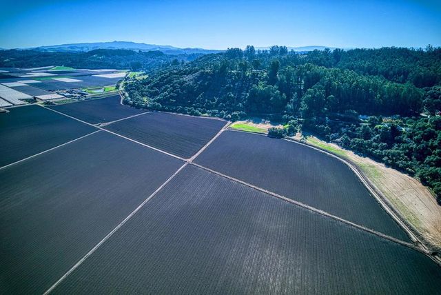 120 San Miguel Canyon Road, Royal Oaks, CA 95076