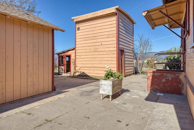 120 San Miguel Canyon Road, Royal Oaks, CA 95076