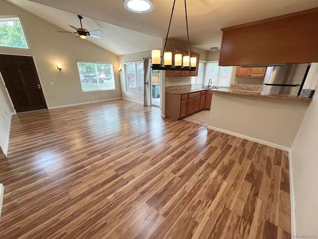 2035 Shadytree Ln, Encinitas, CA 92024
