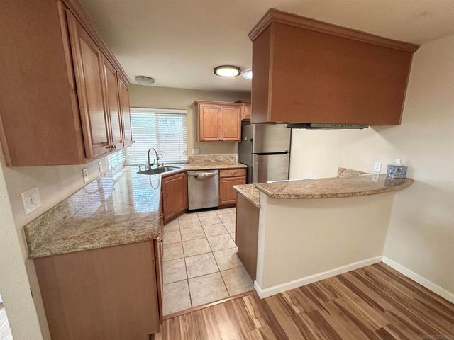 2035 Shadytree Ln, Encinitas, CA 92024
