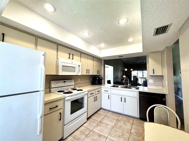 4644 WEYBRIDGE 10, Sarasota, FL 34235