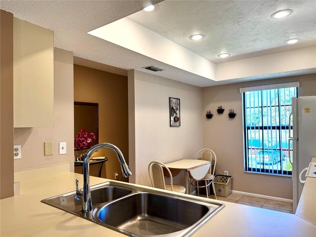 4644 WEYBRIDGE 10, Sarasota, FL 34235