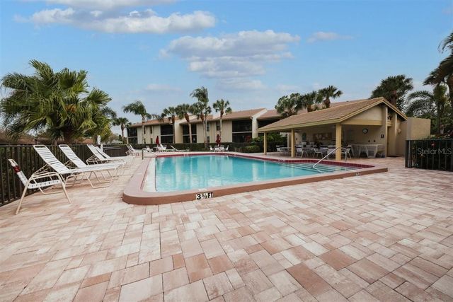4644 WEYBRIDGE 10, Sarasota, FL 34235