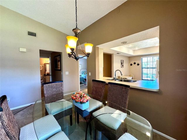 4644 WEYBRIDGE 10, Sarasota, FL 34235