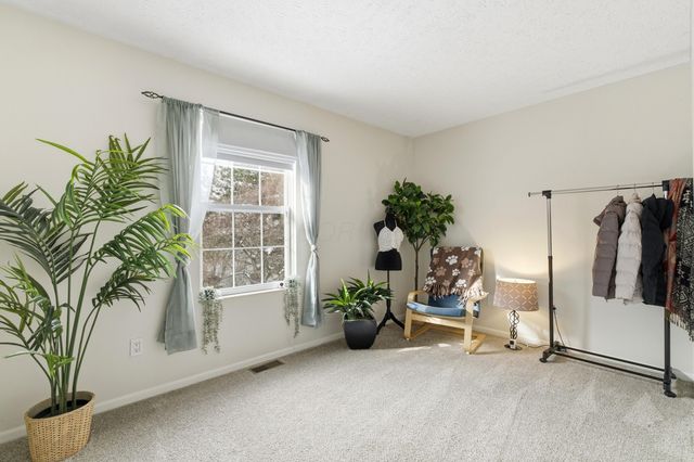 1639 Holland Drive, Hilliard, OH 43026