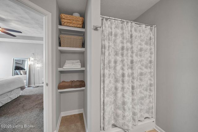 11421 Pebble Trace, Louisville, KY 40229