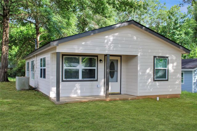 13 Hill Lane, Coldspring, TX 77331