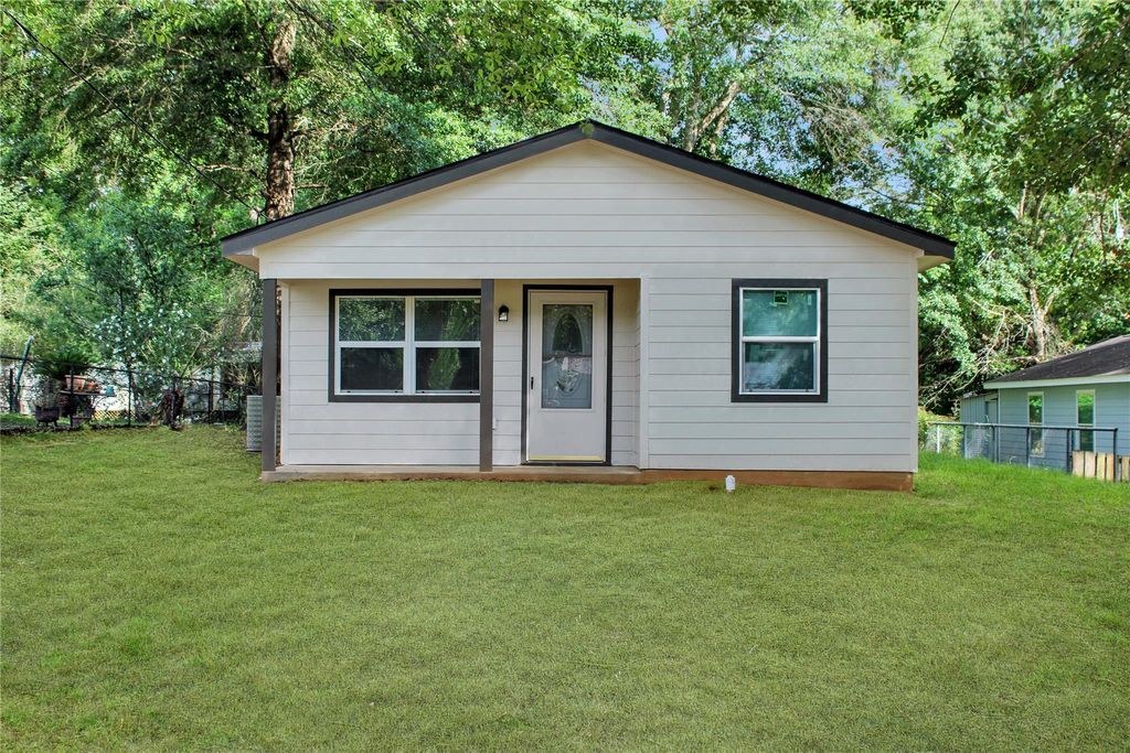 13 Hill Lane, Coldspring, TX 77331
