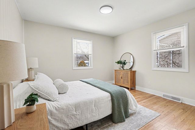 1038 59th Street SE, Kentwood, MI 49508