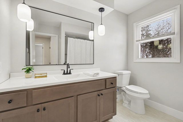 1038 59th Street SE, Kentwood, MI 49508