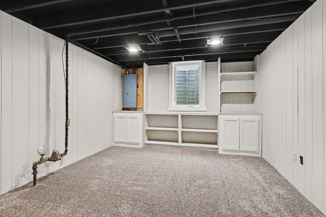 1038 59th Street SE, Kentwood, MI 49508