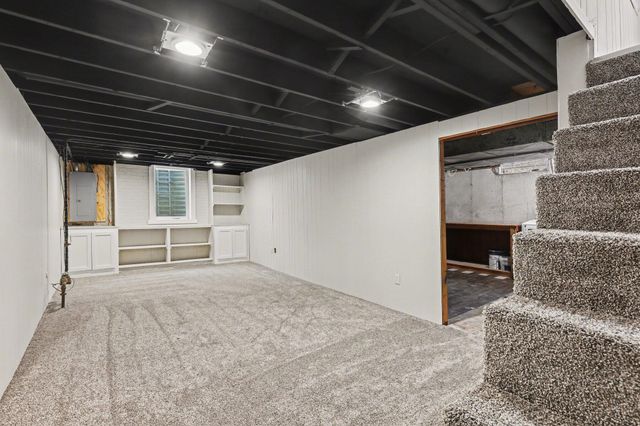 1038 59th Street SE, Kentwood, MI 49508