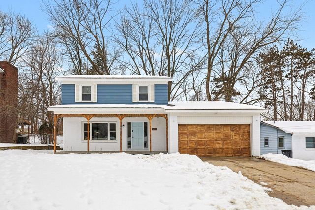 1038 59th Street SE, Kentwood, MI 49508