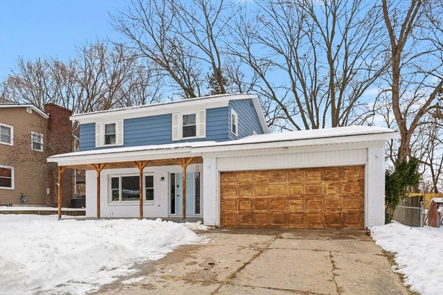 1038 59th Street SE, Kentwood, MI 49508