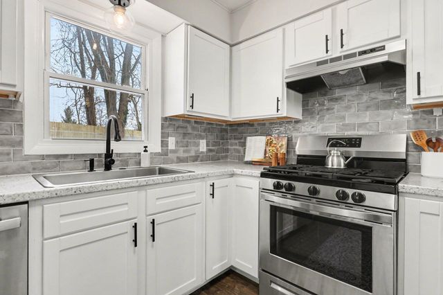 1038 59th Street SE, Kentwood, MI 49508