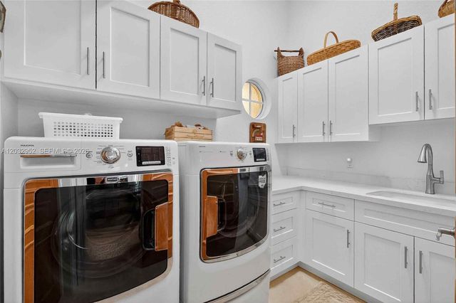 8920 SW 162nd Terrace, Palmetto Bay, FL 33157