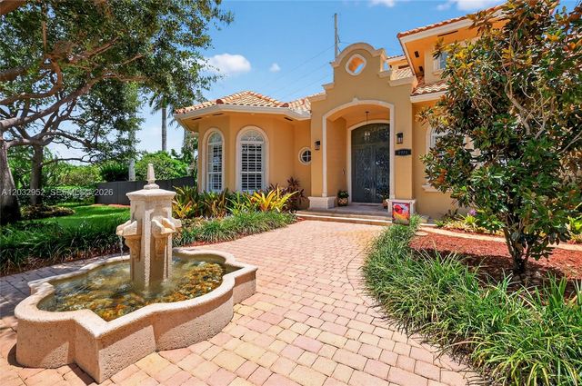 8920 SW 162nd Terrace, Palmetto Bay, FL 33157