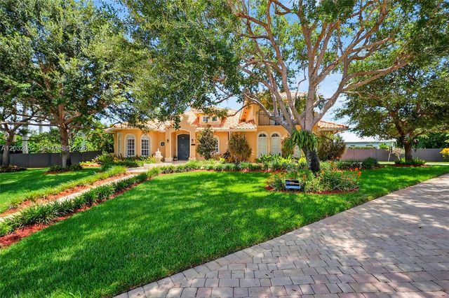 8920 SW 162nd Terrace, Palmetto Bay, FL 33157
