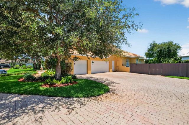 8920 SW 162nd Terrace, Palmetto Bay, FL 33157