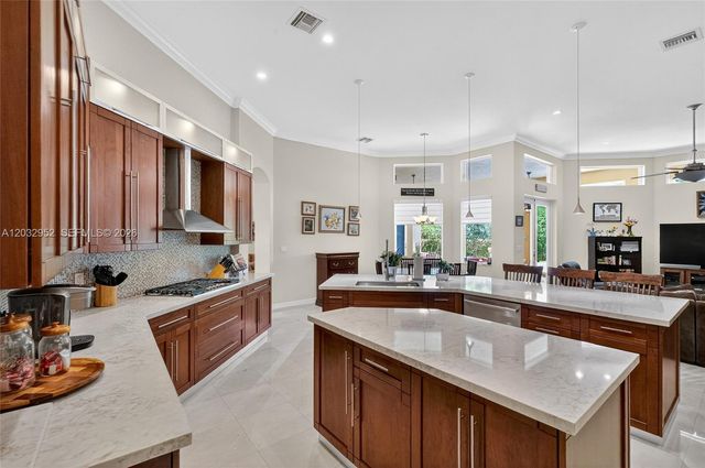 8920 SW 162nd Terrace, Palmetto Bay, FL 33157