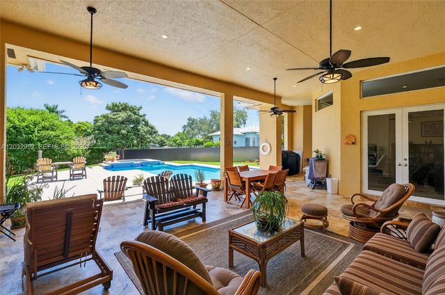 8920 SW 162nd Terrace, Palmetto Bay, FL 33157