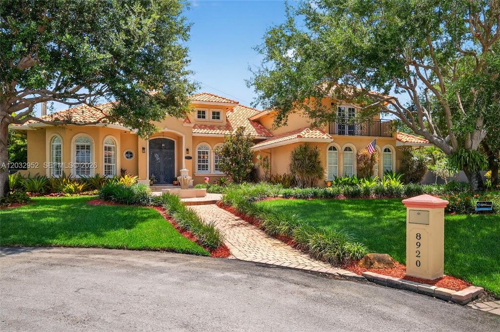 8920 SW 162nd Terrace, Palmetto Bay, FL 33157