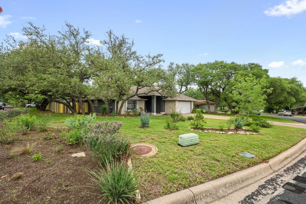 4820 Marblehead DR, Austin, TX 78727