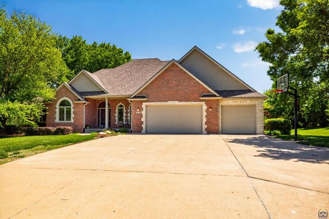 1048 SW Westside DR, Topeka, KS 66615