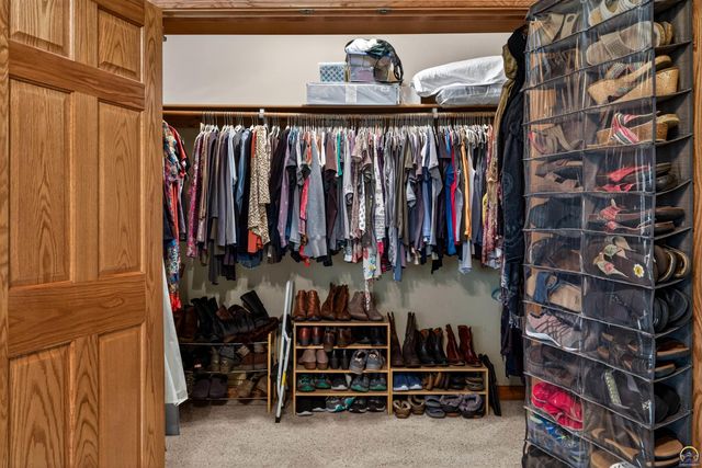 1048 SW Westside DR, Topeka, KS 66615