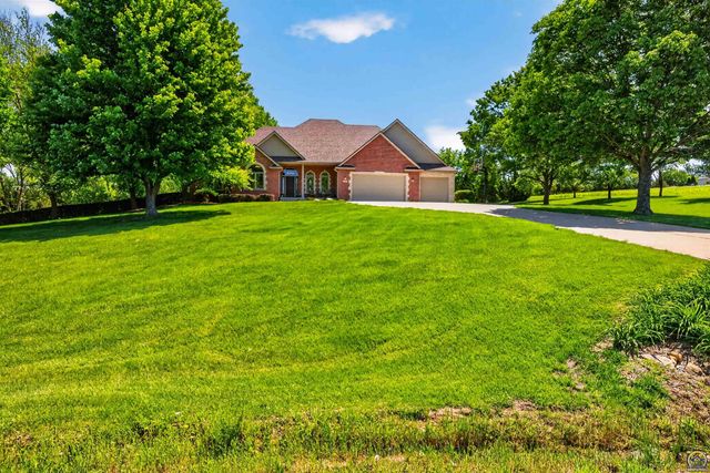 1048 SW Westside DR, Topeka, KS 66615
