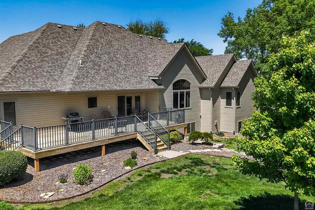 1048 SW Westside DR, Topeka, KS 66615