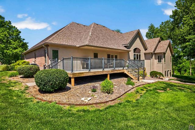 1048 SW Westside DR, Topeka, KS 66615