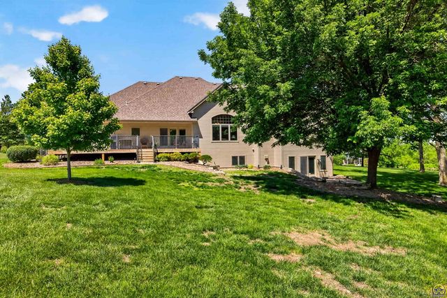 1048 SW Westside DR, Topeka, KS 66615